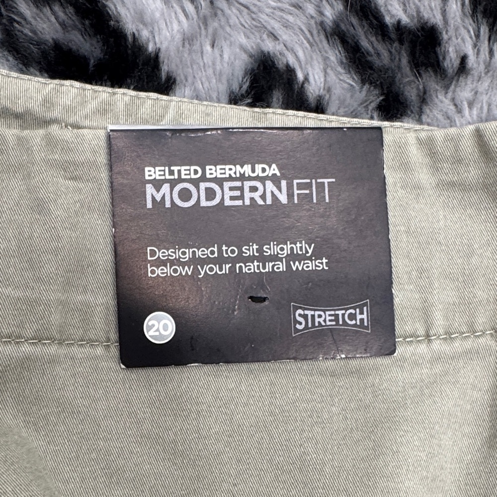 Avenue Women's Green Khaki Cargo Shorts - Picture 7 of 7